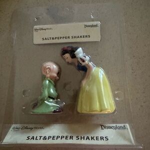 Disney Snow White and Dopey Salt & Pepper Shakers - Green and Yellow